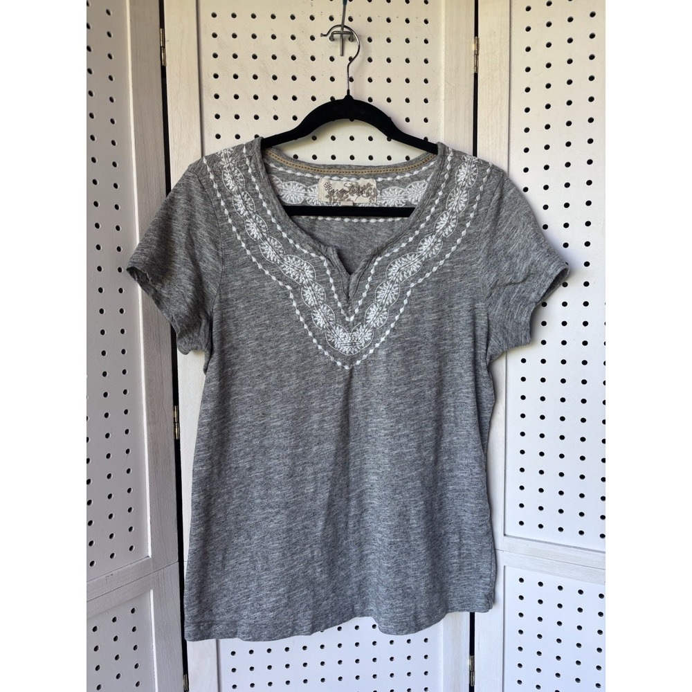 Adventura Clothing Women's M Embroidered V Neck Short SLV Tee Shirt Gray